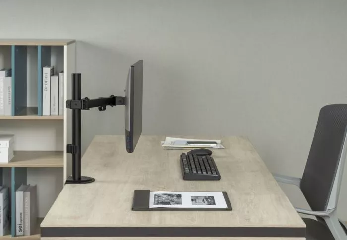 &divide; Soporte de mesa equip 650156 para 1 pantalla 17"-32" de brazo inclinable y giratorio 360? max. vesa