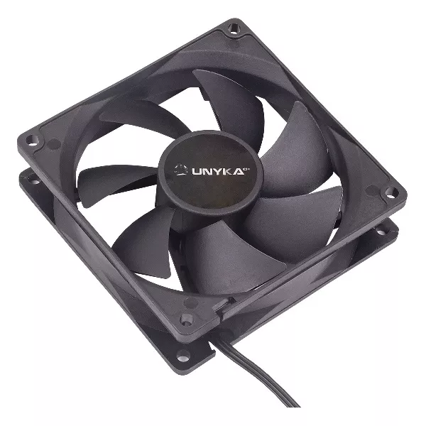 &divide; Ventilador interno unyka 90mm color negro 7 aspas
