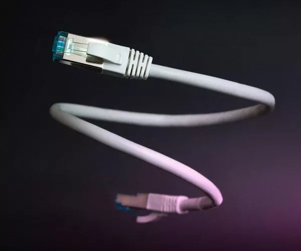 Cable red latiguillo RJ45 Cat.7 SFTP / LSZH / 2 metros / 10 Gbit/s / Gris / Nanocable 10.20.1702