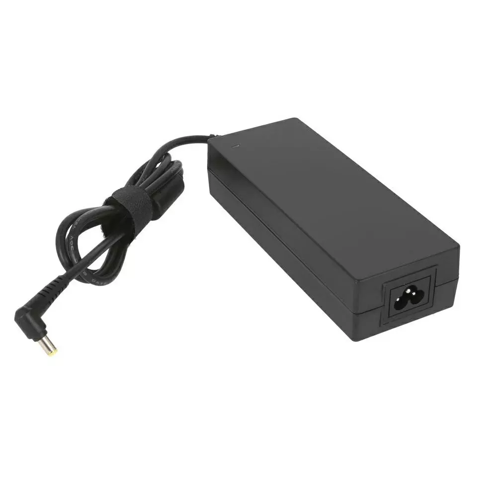 Cargador para port&aacute;til Acer / Asus / Toshiba 135W 19.5V 6.92A 5.5 mm x 1.7 mm Movano