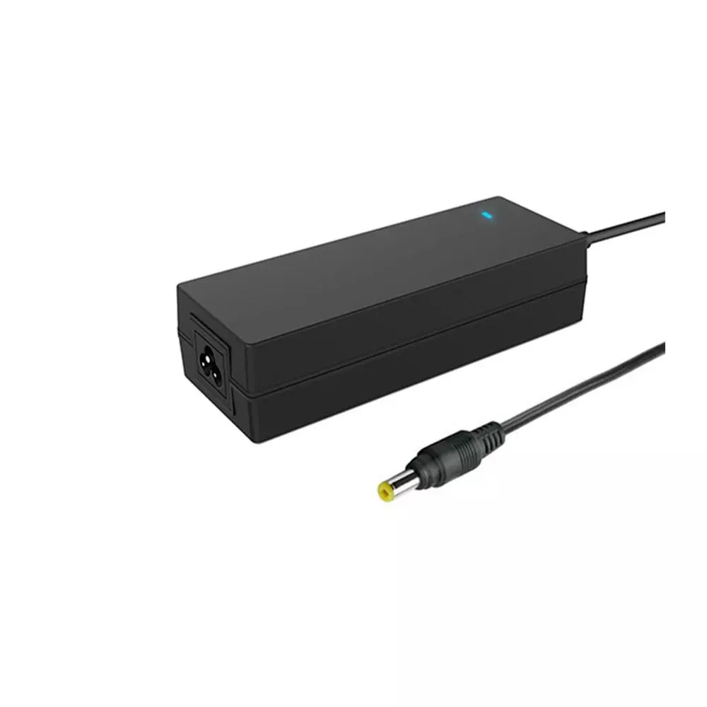 Cargador compatible para port&aacute;til ACER / ASUS / TOSHIBA 135W 19.5V 6.92A 5.5x1.7 mm Dayma