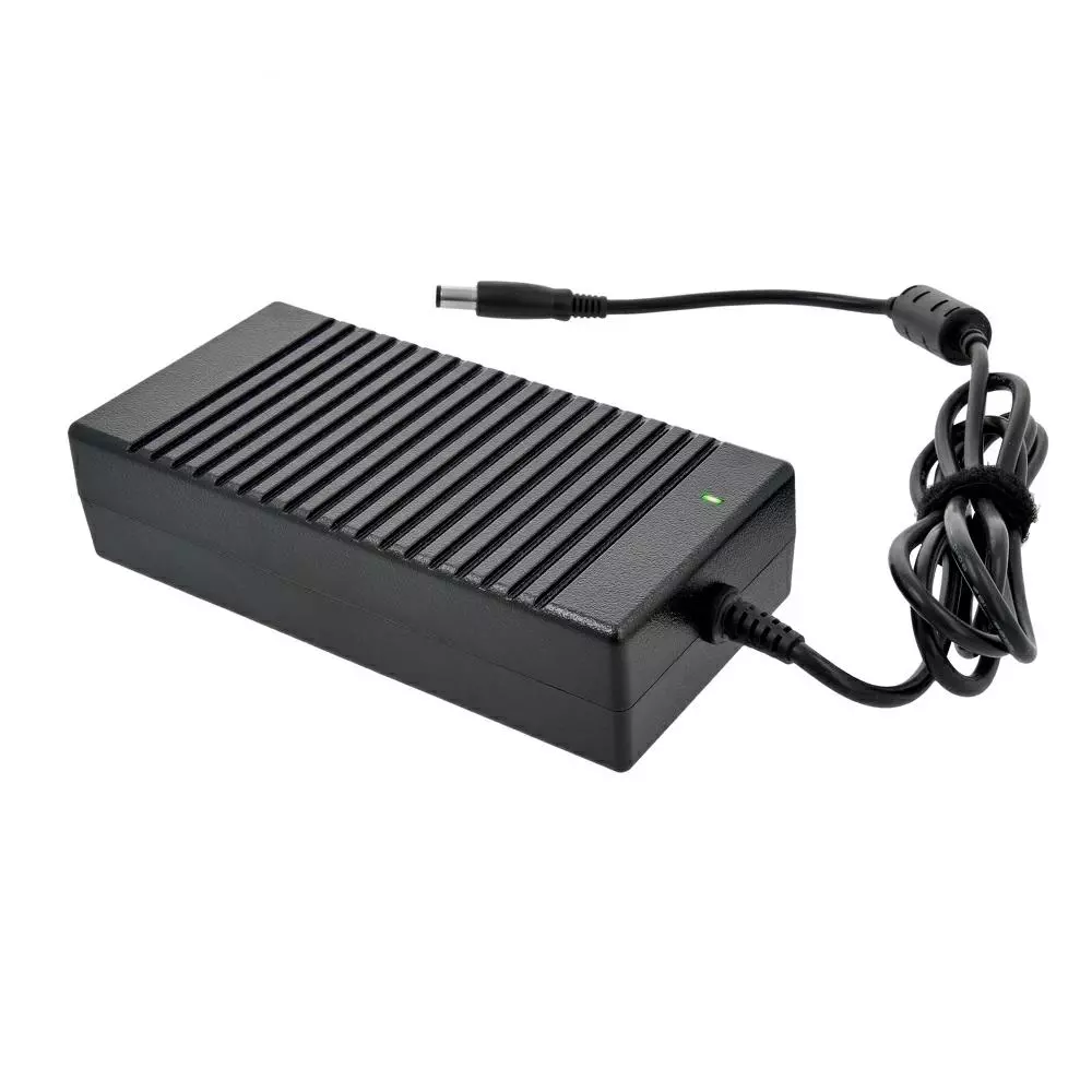 Cargador compatible para port&aacute;til DELL / MSI 180W 19.5V 9.23A 7.4x5.0 Movano