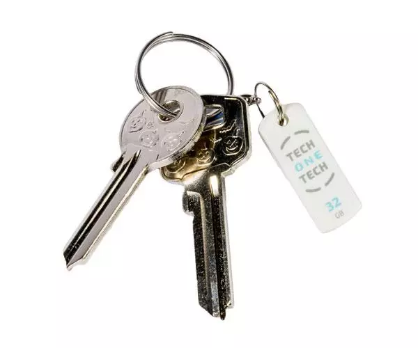 Pendrive Nano Tech One Tech Pro Smart Clip USB 2.0 / 32Gb / Impermeable / Blanco / TEC3003-32