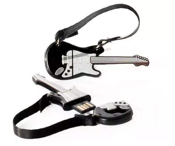 Pendrive Tech One Tech USB 2.0 / 32Gb / Guitarra Black & White / TEC5138-32