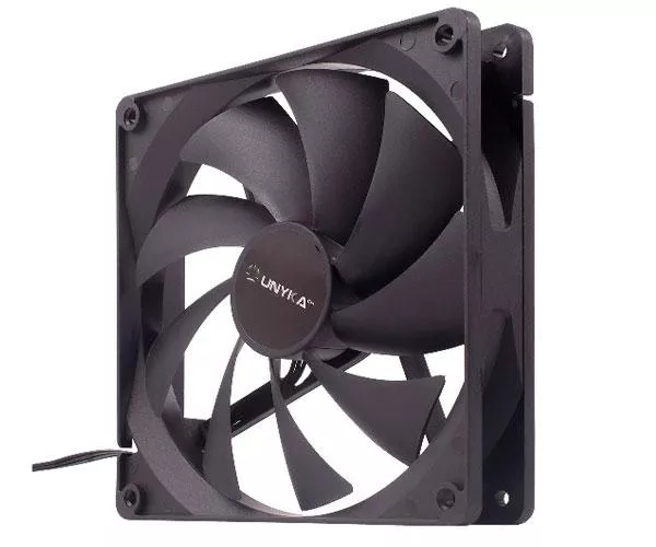 Ventilador interno Unykach140mm (14x14cm) / 9 Aspas / 3 Pines / Negro 51790
